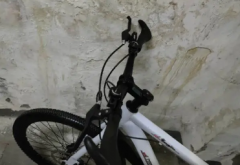24圈白色山地車賣了?？梢宰兯? title=