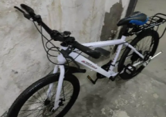 24圈白色山地車賣了?？梢宰兯? title=